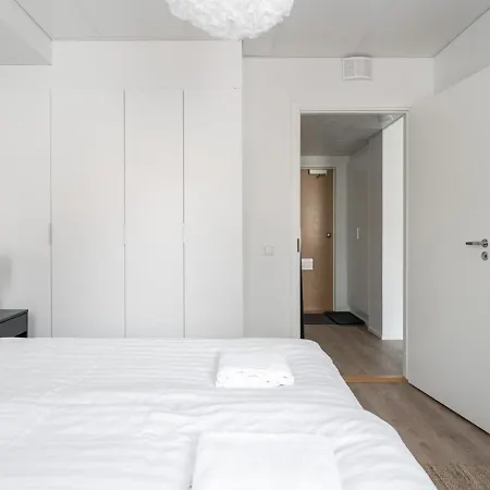 Spacious 1br At Downtown With Balcony